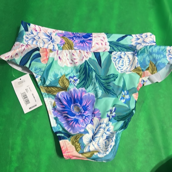 Sugar Beach swim bottom - Picture 4 of 6